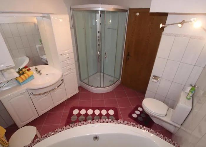 Apart Confimare Гостевой дом Пфундс