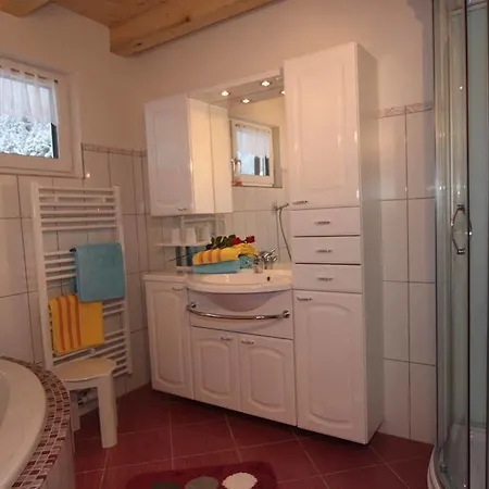 Apart Confimare בית הארחה *